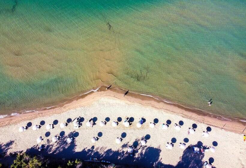 Isa Residence With Private Beach In Albinia, Just 100 Meters From The Sea, Apartments With Air Condi