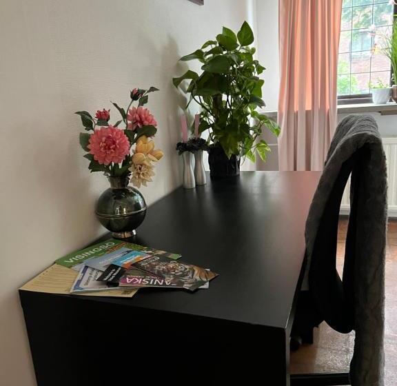 Lugnt Och Centralt Läge