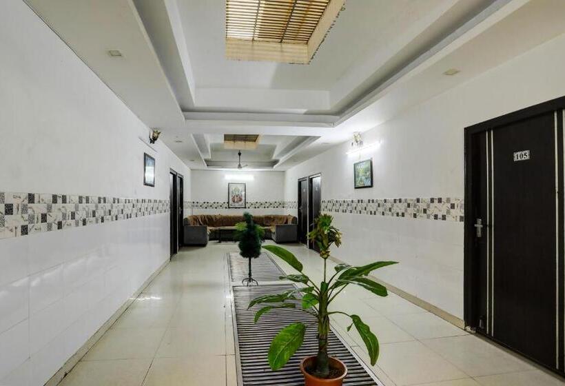 Oyo Flagship Hotel Vasundhara Heights