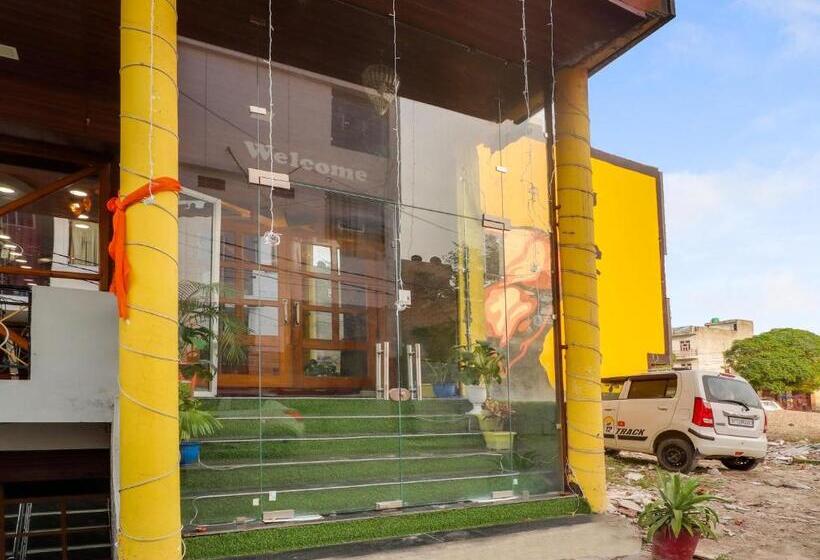 Oyo Hotel Indian Era