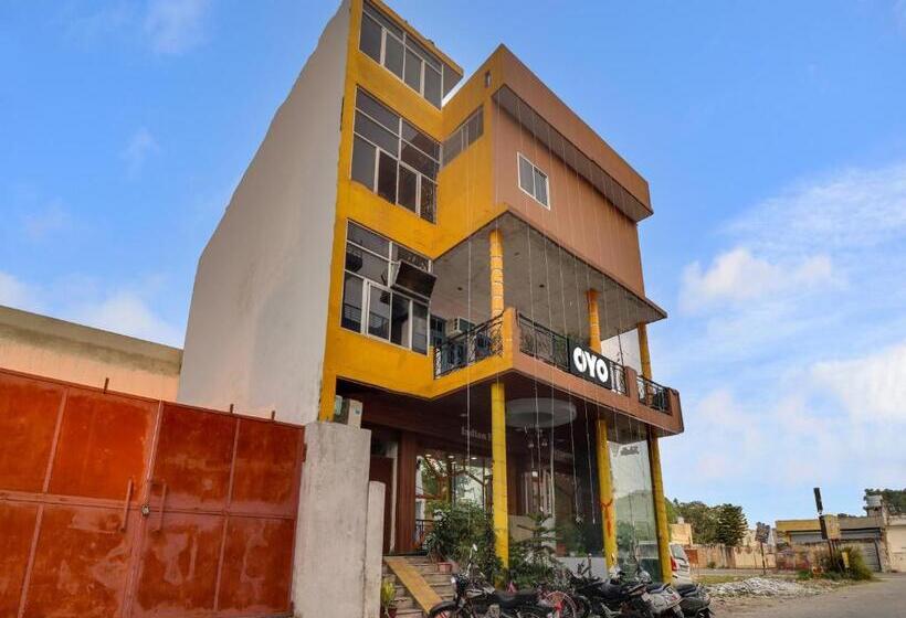 Oyo Hotel Indian Era