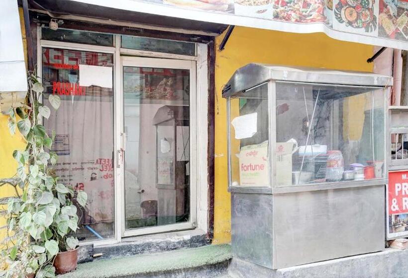 Oyo Preet Hotel & Restaurant