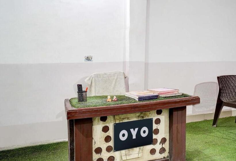 Oyo Preet Hotel & Restaurant