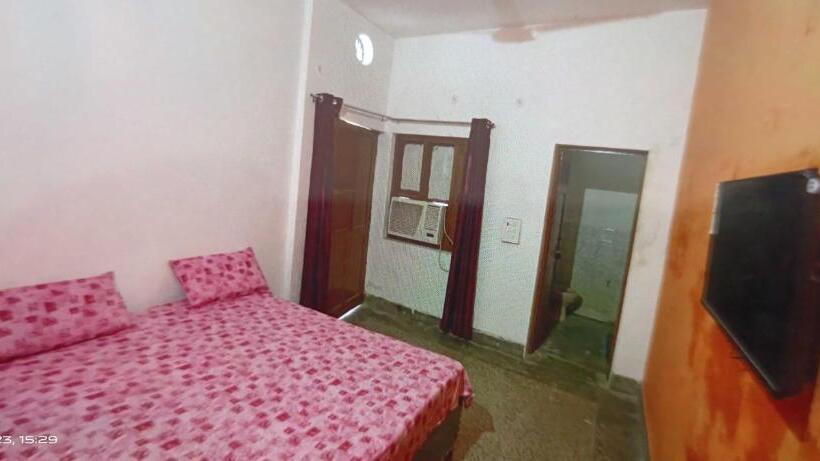 Oyo Yug Hotel & Resturant