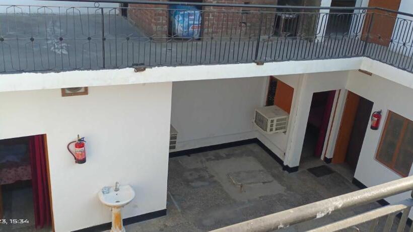 Oyo Yug Hotel & Resturant