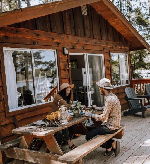 Page S Resort & Marina