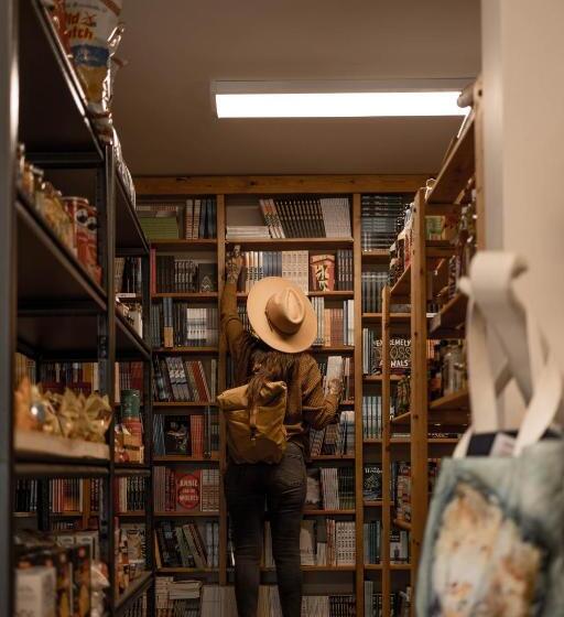 Page S Resort & Marina