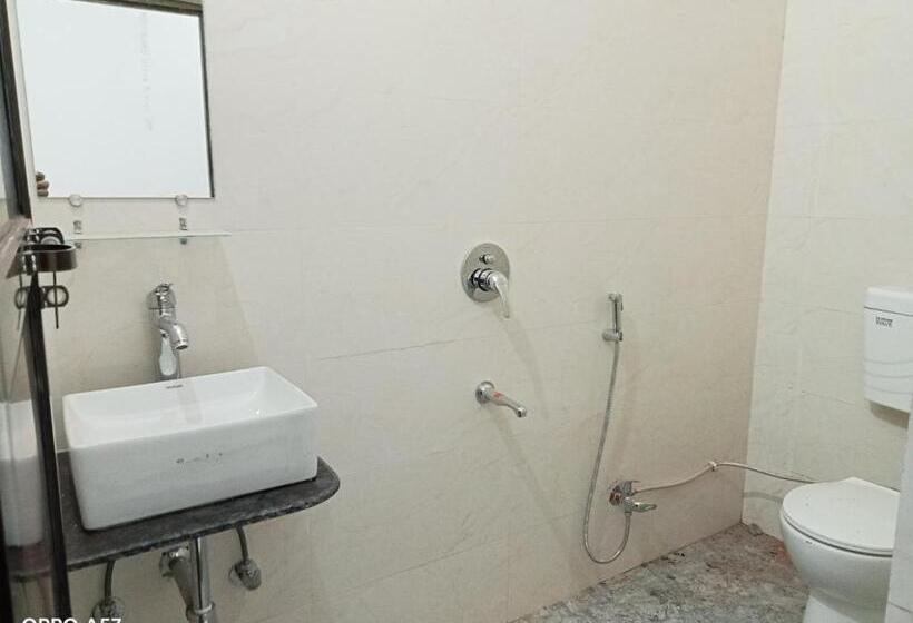 پانسیون 5 Petals