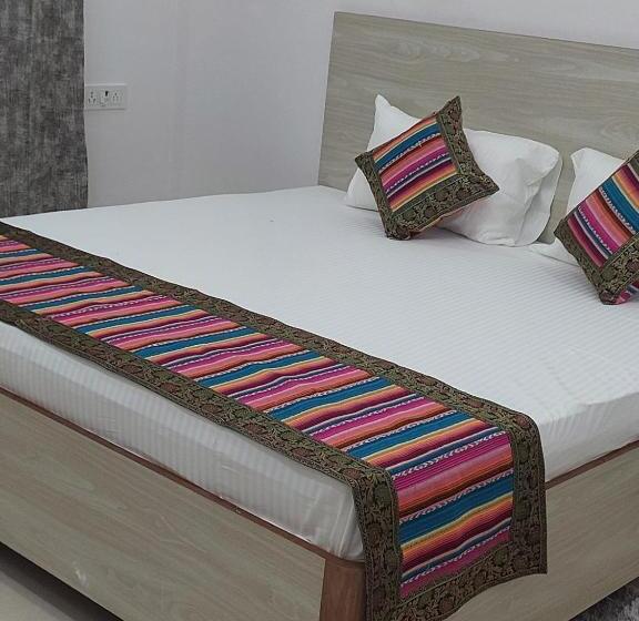 پانسیون 5 Petals