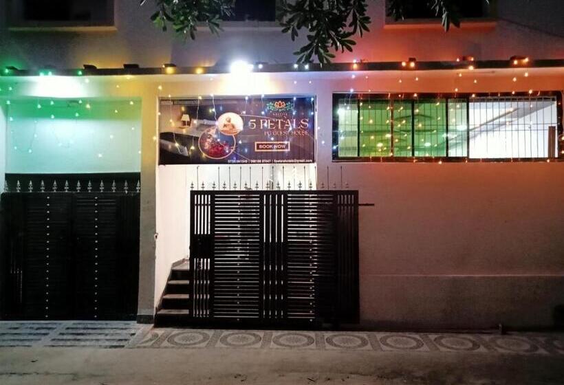 پانسیون 5 Petals