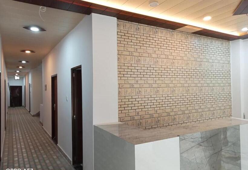 پانسیون 5 Petals