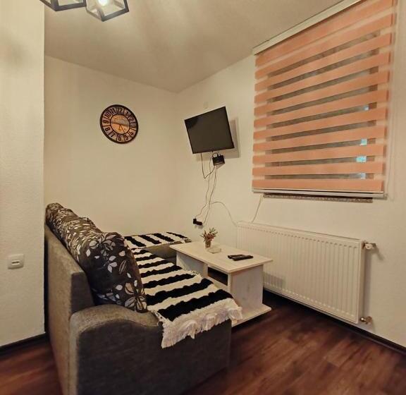 پانسیون Apartments Planinski Raj