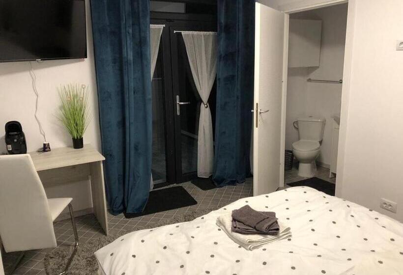 بنسيون Camere In Regim Hotelier