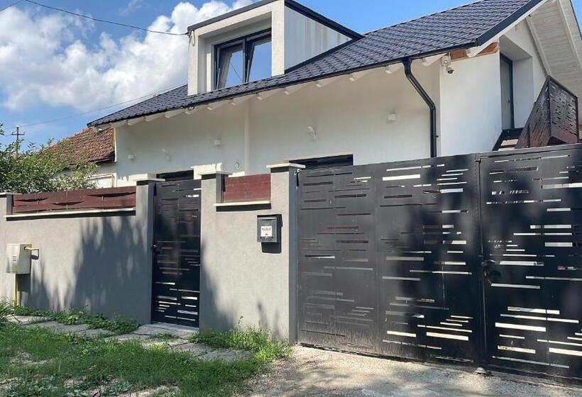 بنسيون Camere In Regim Hotelier