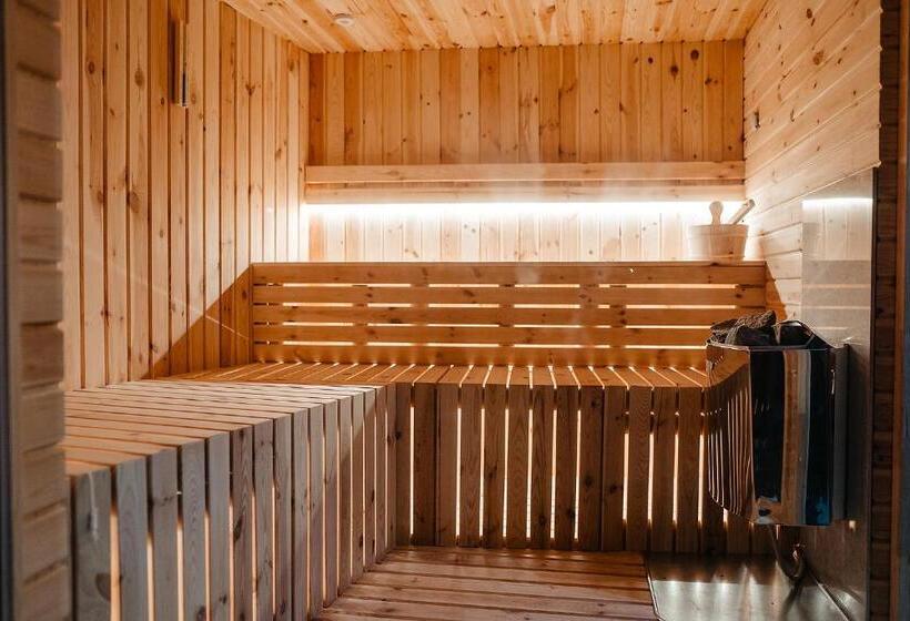 פנסיון Casa Mecva