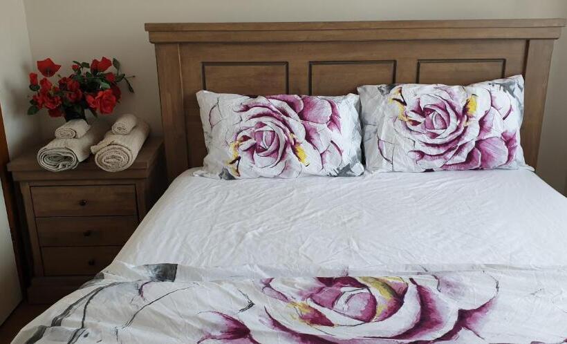 بنسيون Clayton Living Town House At Monash Doorstep