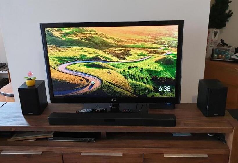 بنسيون Clayton Living Town House At Monash Doorstep