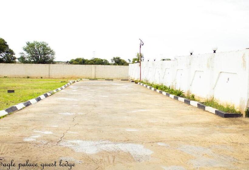 بنسيون Eagle Palace Guest Lodge Lichtenburg