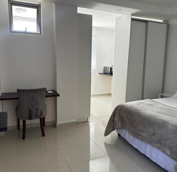 بنسيون Fradel Lagoon Holiday Unit