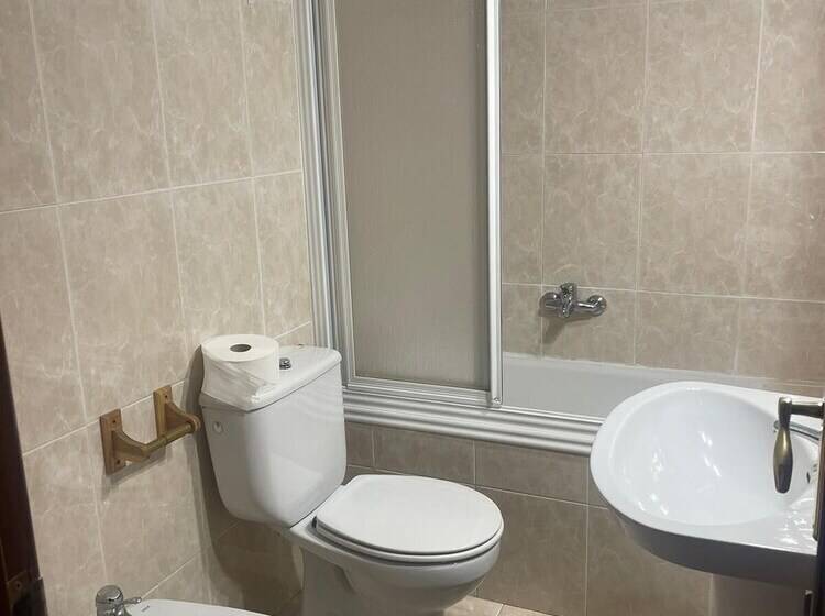 פנסיון Hostal Julio Cesar
