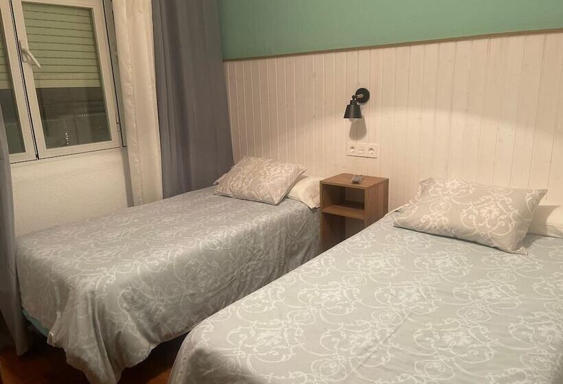 פנסיון Hostal Julio Cesar