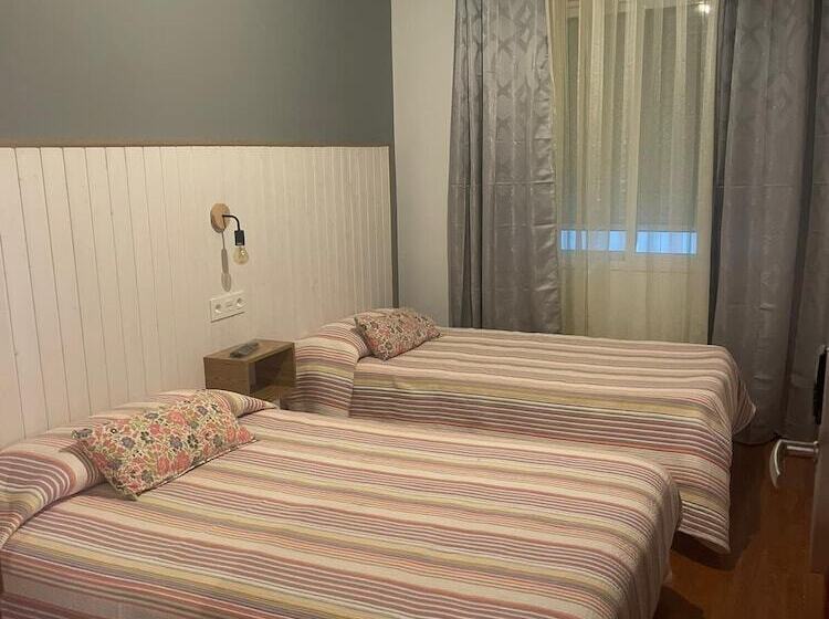 פנסיון Hostal Julio Cesar