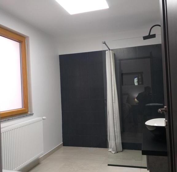 膳宿费 Luxury Runk House