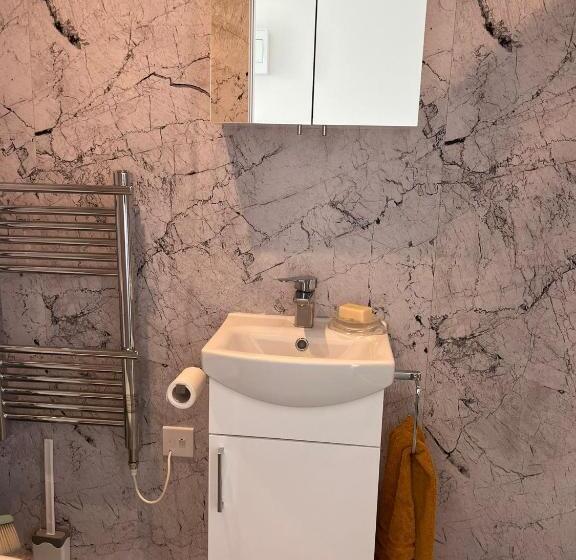 بنسيون Mini Guesthouse   Urban Escape