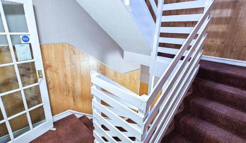 Пансион Mystayinn Telford Guest House