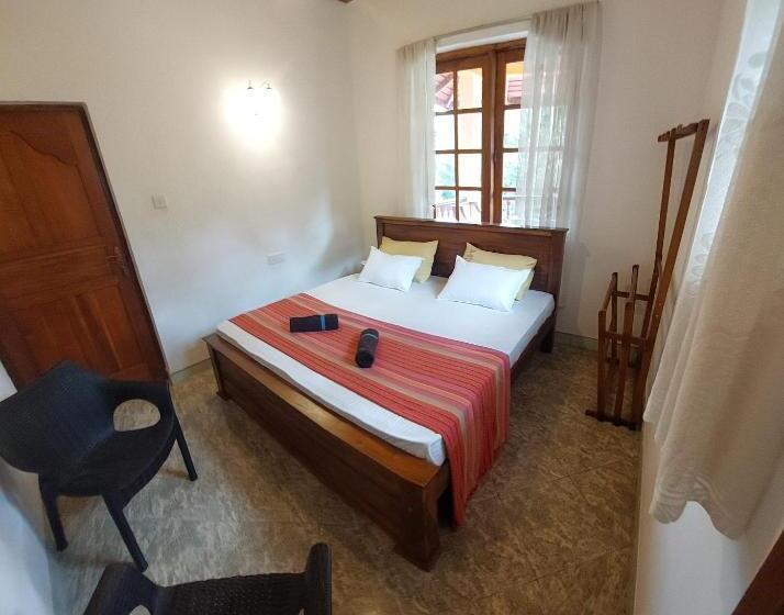 פנסיון Mystique Hideout