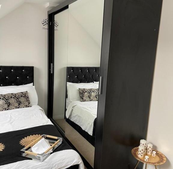 بنسيون Nishat & Amaan