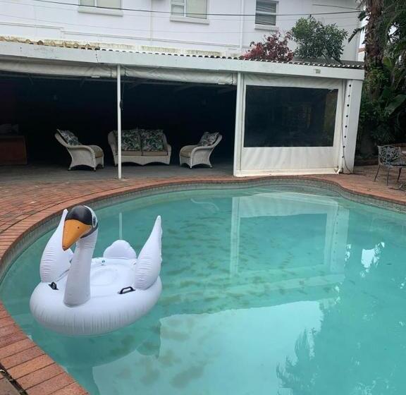 פנסיון On The Beach