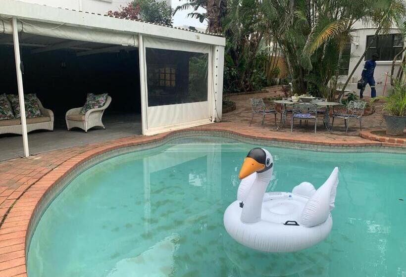 פנסיון On The Beach