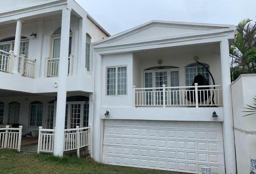 פנסיון On The Beach