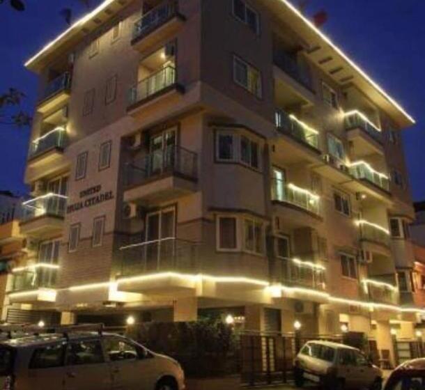 펜션 Palm Luxury Suites & Service Apartments