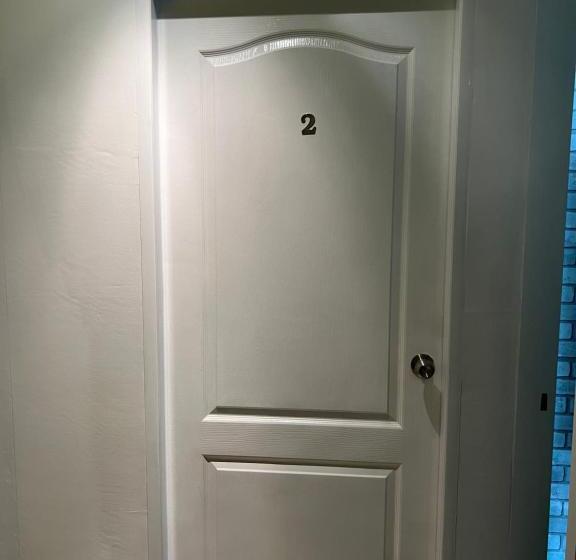 펜션 Petunya Phuket Guest House