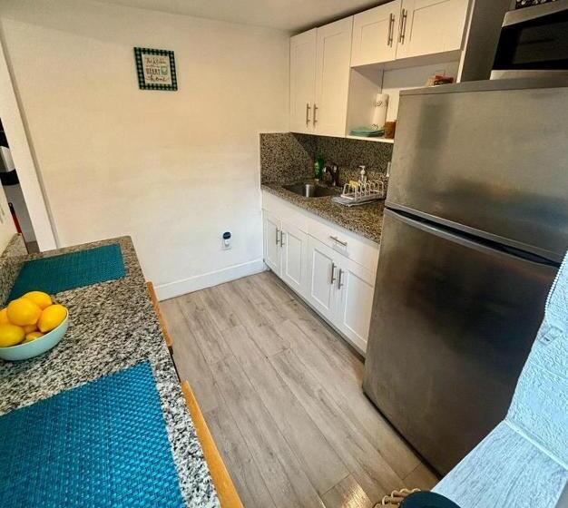פנסיון Nice 2 Twin Bedroom   Best Central Location In Miami   Luggage Storage, Parking And Laundry For Free