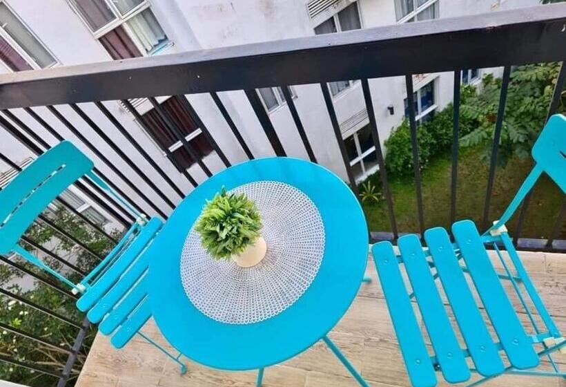 پانسیون Slice Of Paradise La Bella Residences