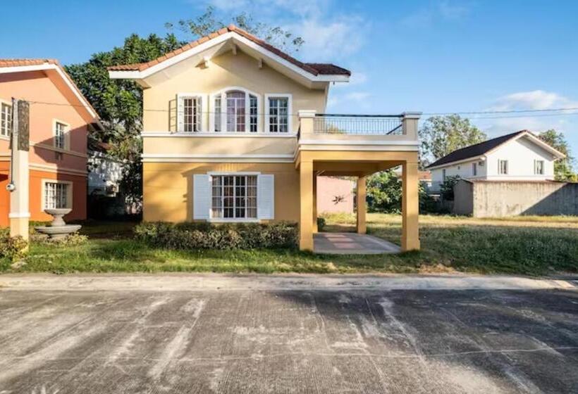 פנסיון Smyleinn Camella Jade