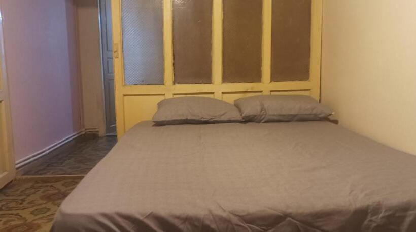 Пансион Spacious House By The Sea