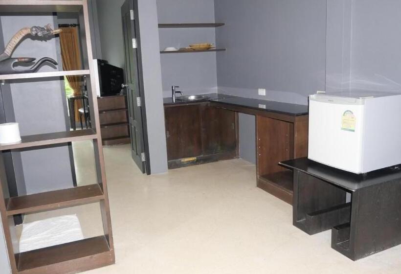 Airport Garden Resort