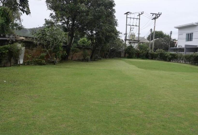 Airport Garden Resort