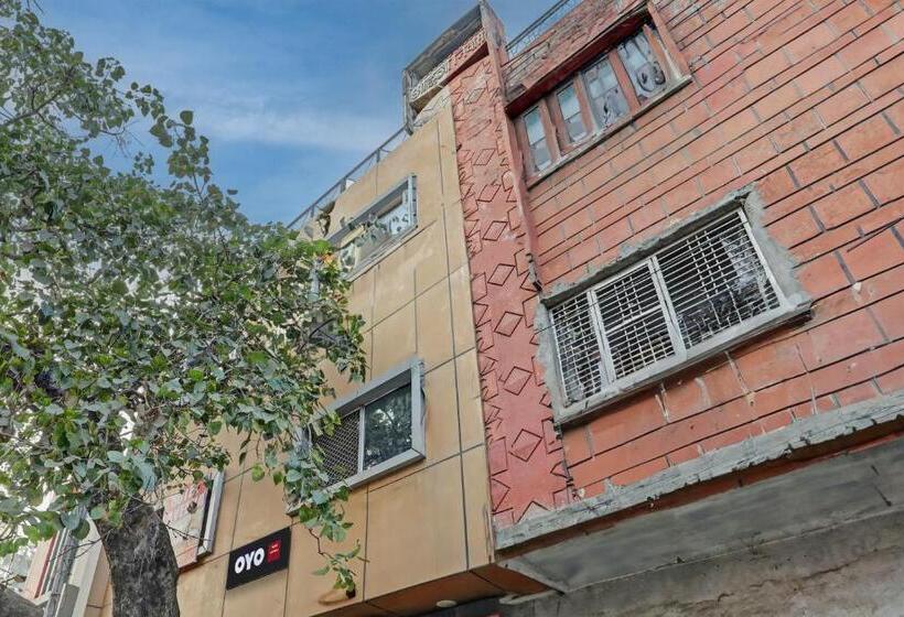 Super Oyo Hotel Laveena