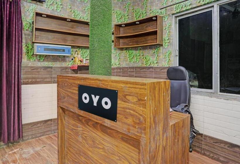 Super Oyo Hotel Laveena