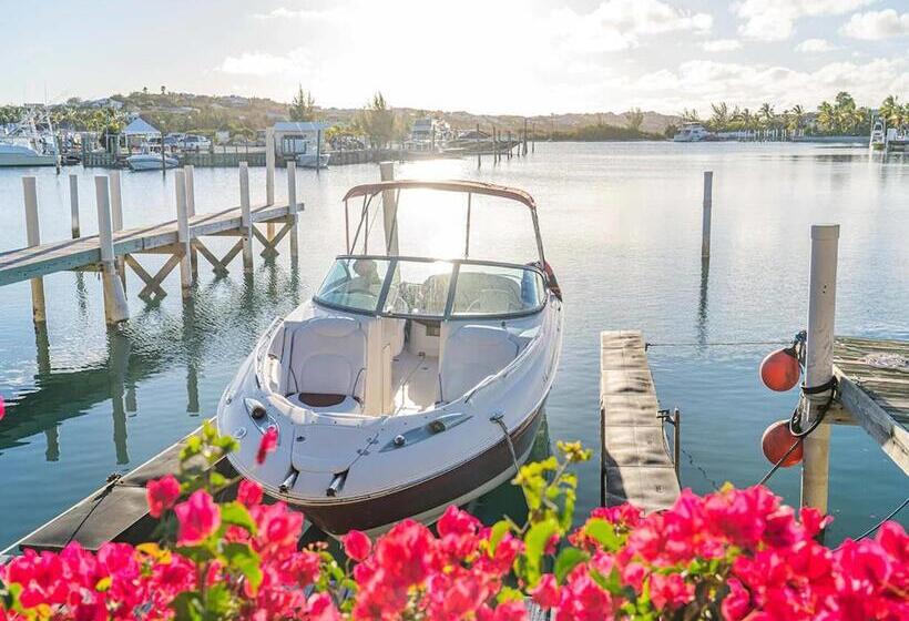 The Yacht Club Penthouse C14
