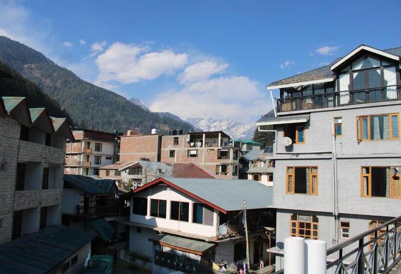 Trippy Turtle Hostel