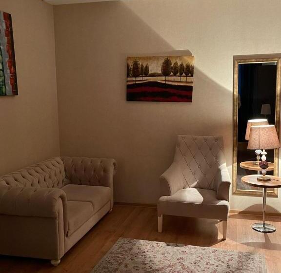 Vi̇va Boutique & Mirror Deluxe Hotel S Baku