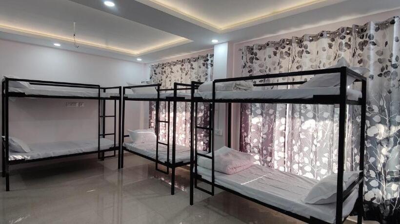 旅馆 Bir Backpackers