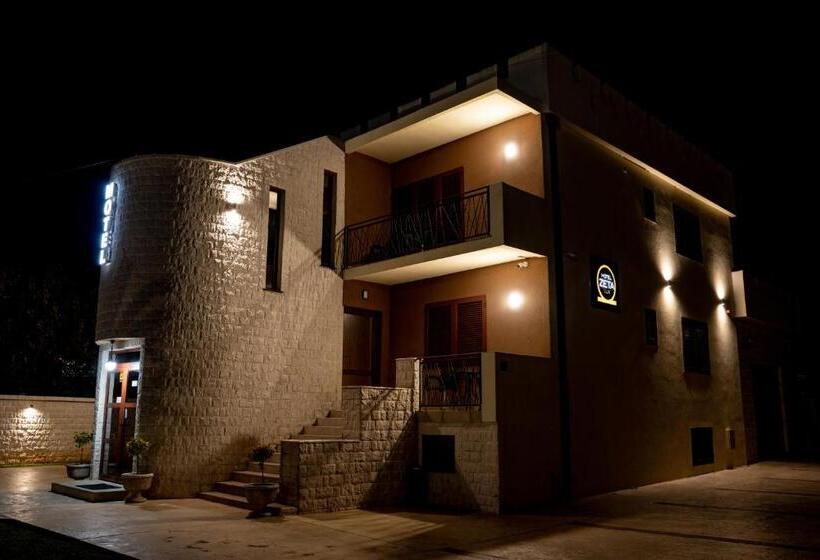 هاستل Motel Zeta Lux