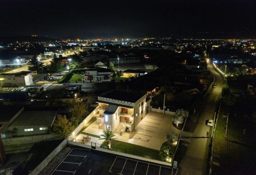 هاستل Motel Zeta Lux